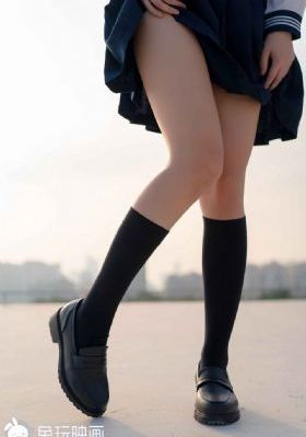 julia紧身裙女教师在线视频