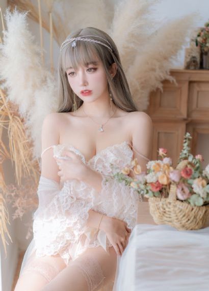 亚洲性人人天天夜夜摸