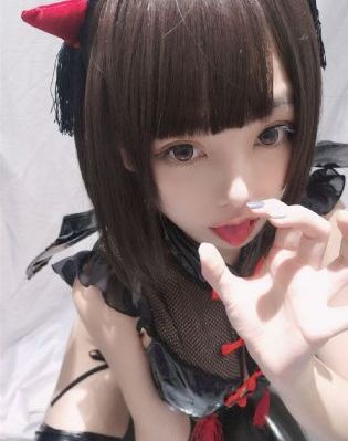 女机械人电影