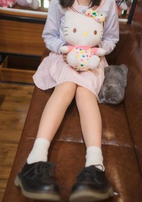 少妇厨房与子伦