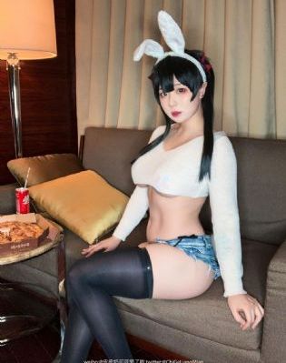 julia紧身裙女教师在线视频